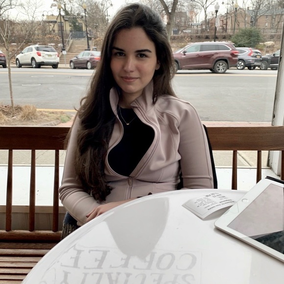 Meet your Posher, Brittany - Picture 4 of 4